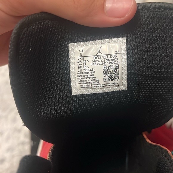 Air Jordan 1 Mid SE - Picture 2 of 7